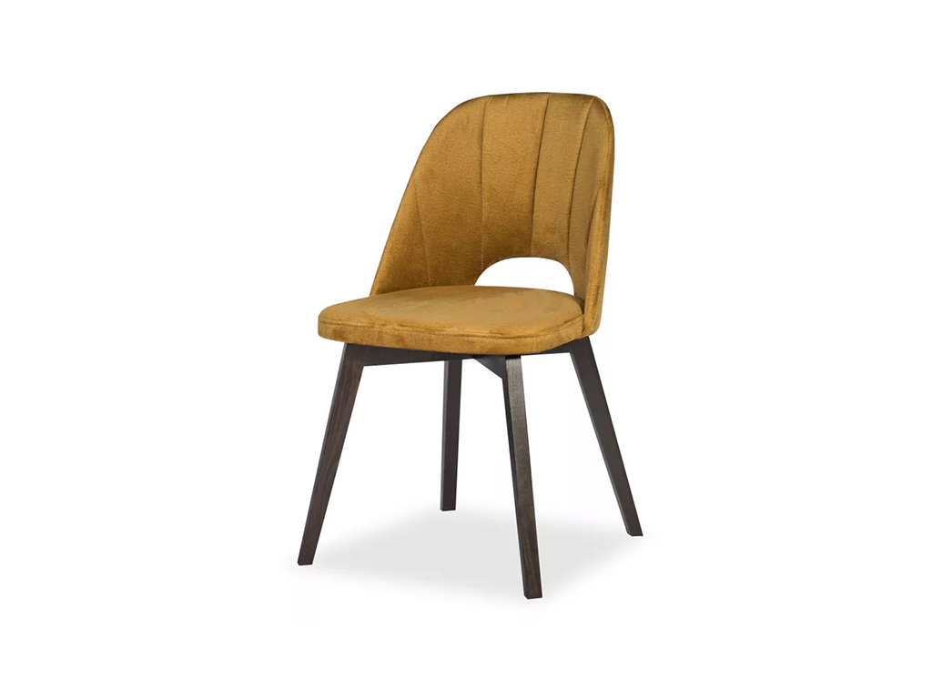 Elegantní čalouněná židle KT 680 N ve zlatavé barvě, s dřevěnými nohami a mírně zaobleným opěradlem.